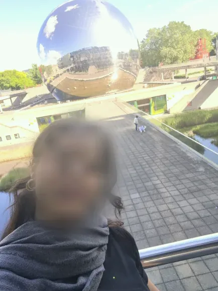 Büsra, 37