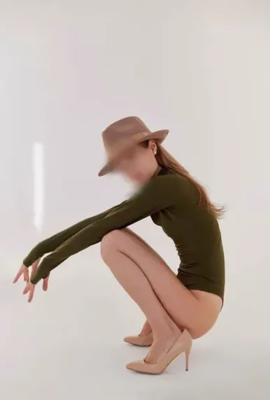 Jacqueline, 30