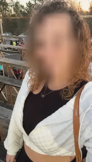 Julia, 30