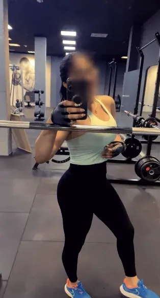 Leonie, 39