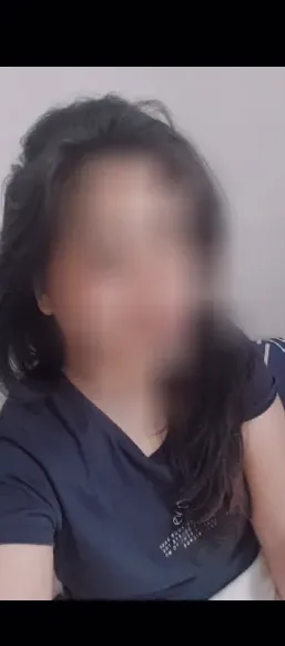 Lilly, 31