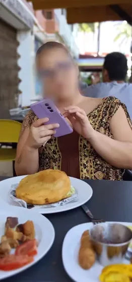 Nadine, 39