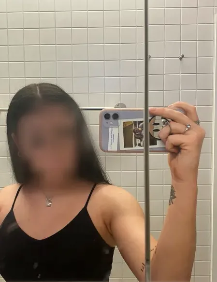 Pauline, 26