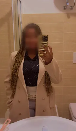 Pauline, 27