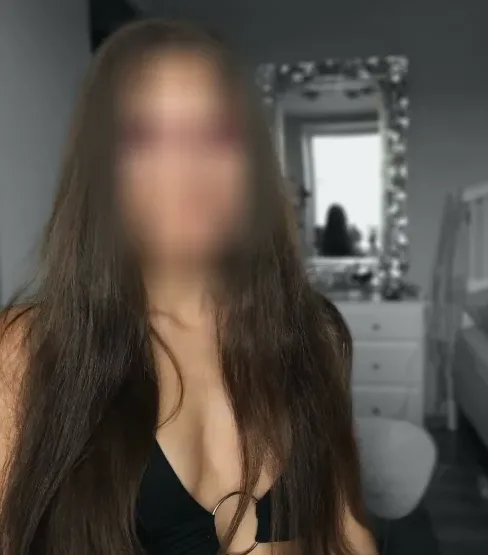 Rebecca, 28