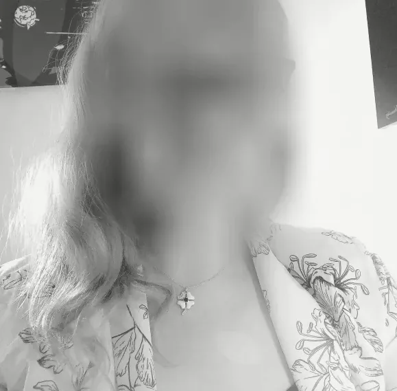 Sandra, 34