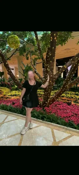 Vanessa, 25